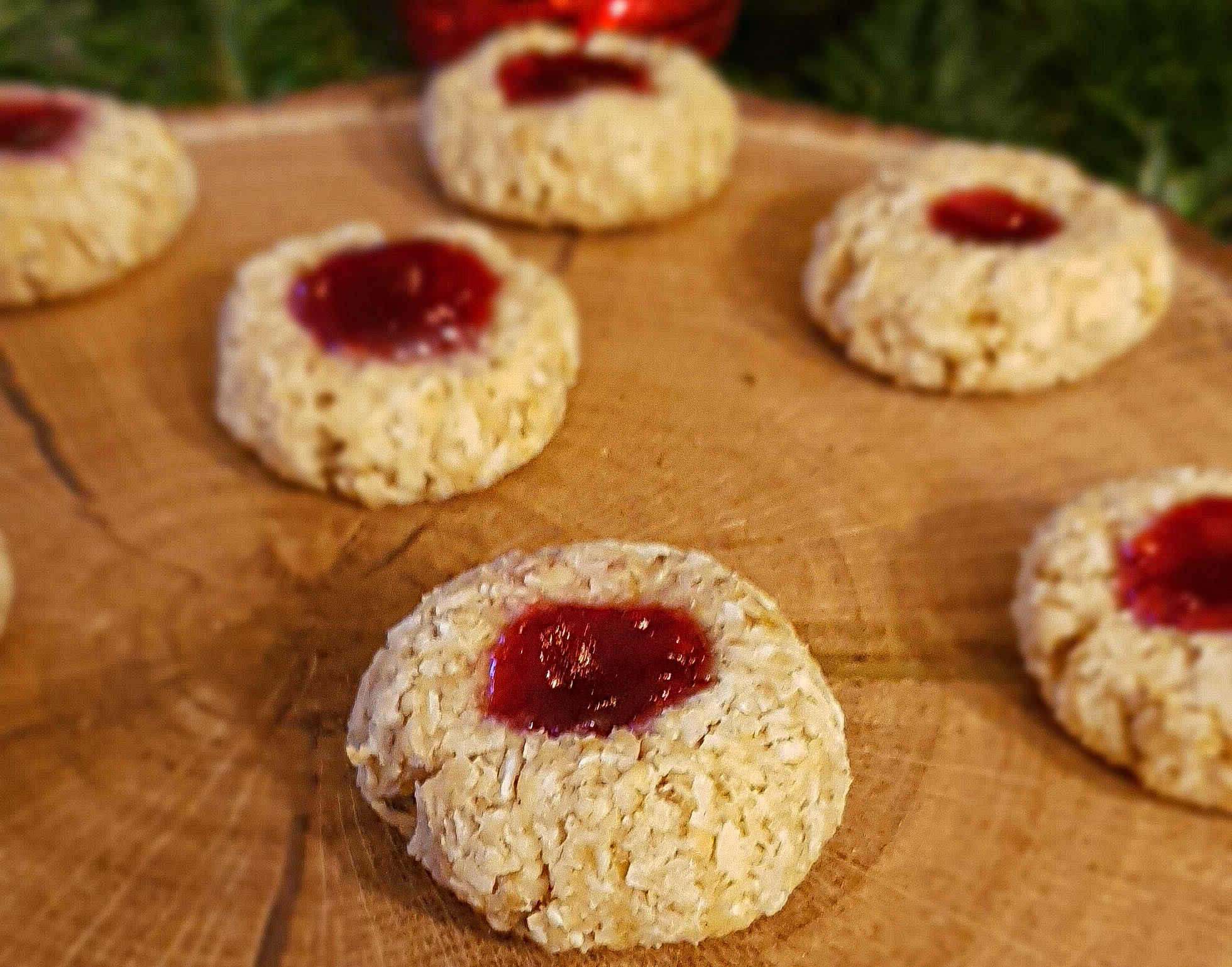 Christmas vegan oatmeal cookies